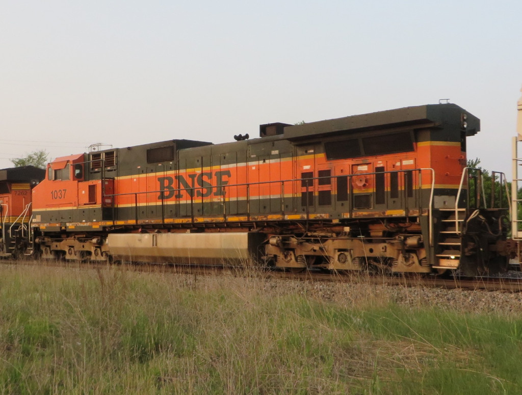 BNSF 1037